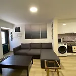 Artsy Getaway - Unbeatable Location! Great For Couples & Digital Nomads Apartamento Lisboa