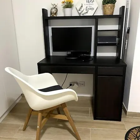 Artistic Digital Getaway - Patio & Great Location! Lisbon