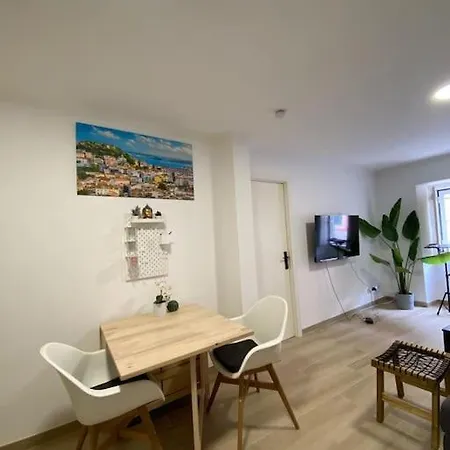 דירה Artistic Digital Getaway - Patio & Great Location! ליסבון