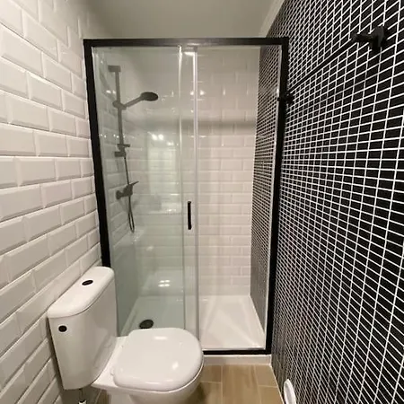 Apartment Artistic Digital Getaway - Patio & Great Location! *