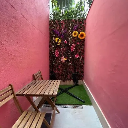 Artistic Digital Getaway - Patio & Great Location! * Lisbon