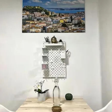 Artsy Getaway - Unbeatable Location! Great For Couples & Digital Nomads Апартаменти