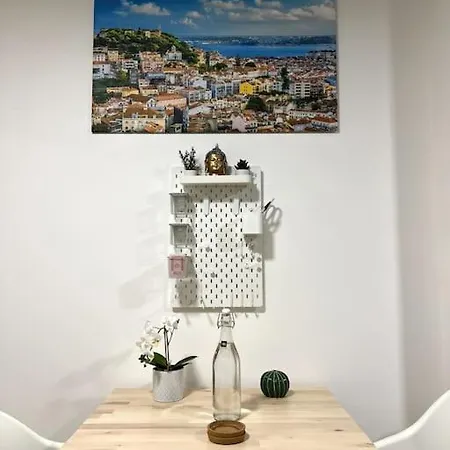 Artsy Getaway - Unbeatable Location! Great For Couples & Digital Nomads * Lisboa